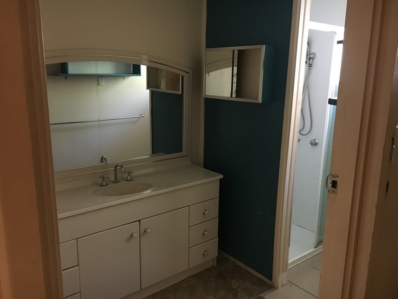 39 The Esplanade, Coombabah QLD 4216