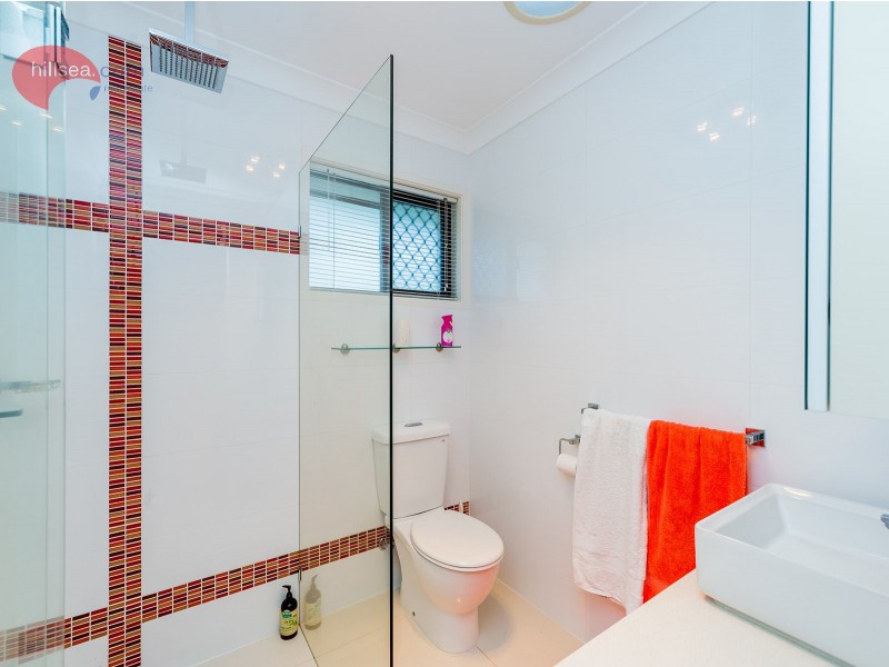 44 Poinsettia Avenue, Runaway Bay QLD 4216