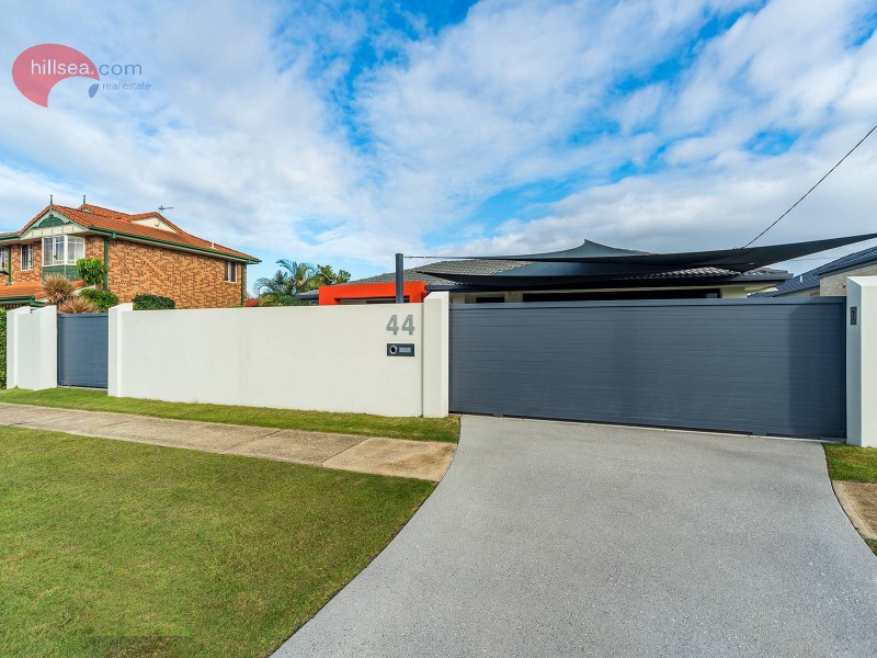 44 Poinsettia Avenue, Runaway Bay QLD 4216