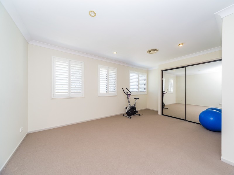 18 Little Hampton Court, Arundel QLD 4214