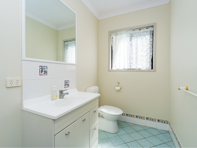 18 Little Hampton Court, Arundel QLD 4214