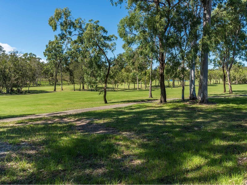 18 Little Hampton Court, Arundel QLD 4214