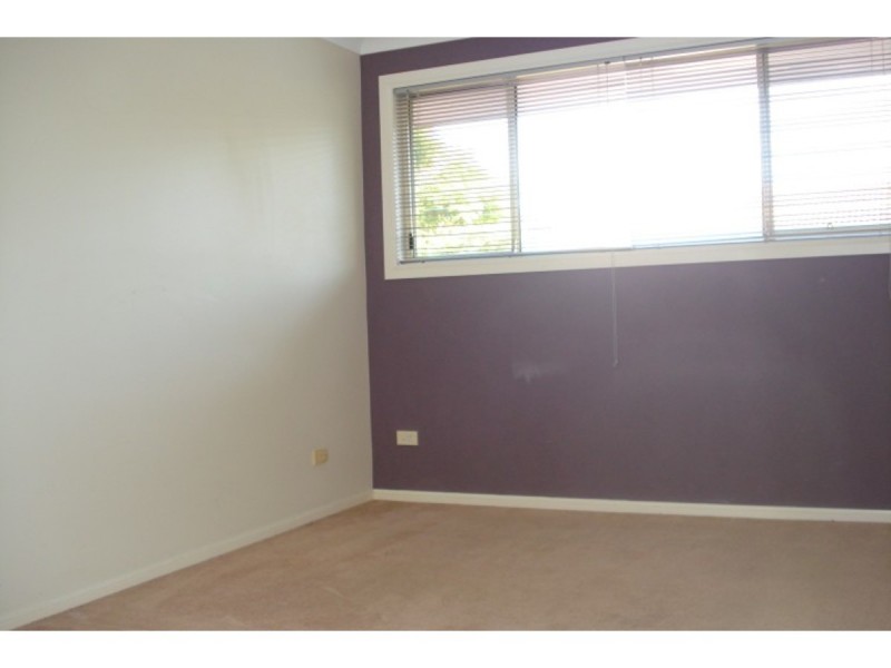 4/33 Government Road, Labrador QLD 4215