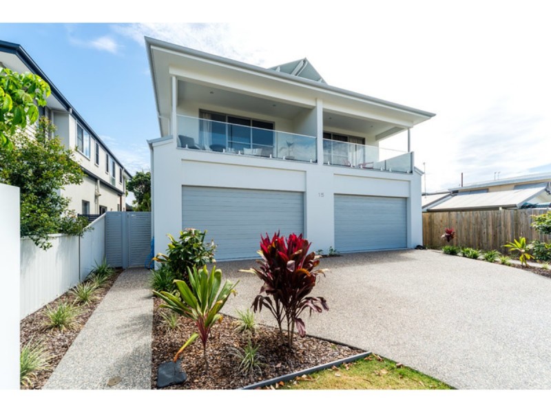 2/15 Eider Avenue, Paradise Point QLD 4216