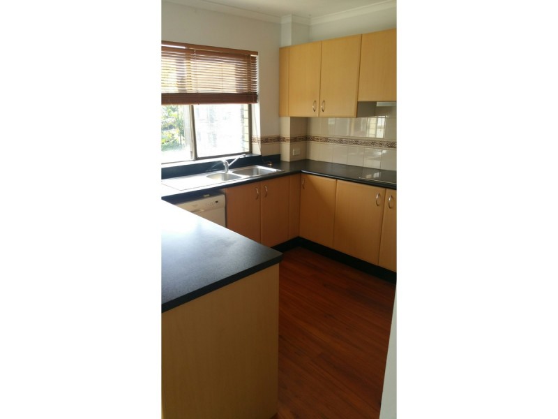 9/106 Bayview Street, Runaway Bay QLD 4216