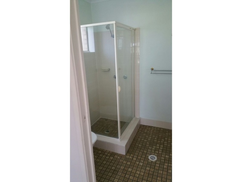 9/106 Bayview Street, Runaway Bay QLD 4216
