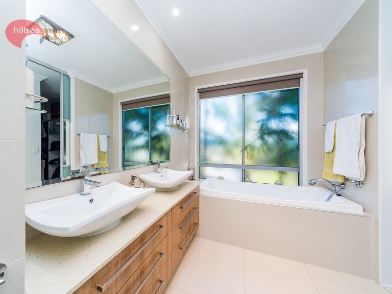 2/23 Broadwater Street, Runaway Bay QLD 4216