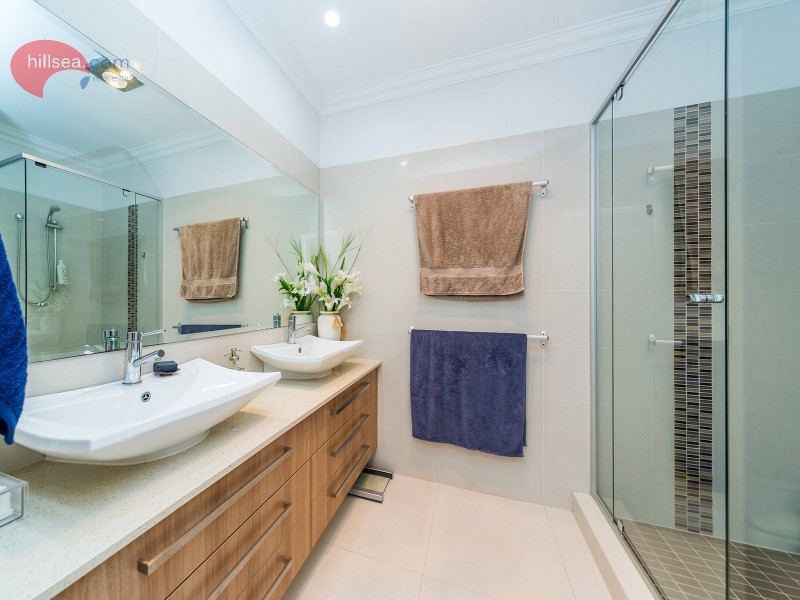 2/23 Broadwater Street, Runaway Bay QLD 4216