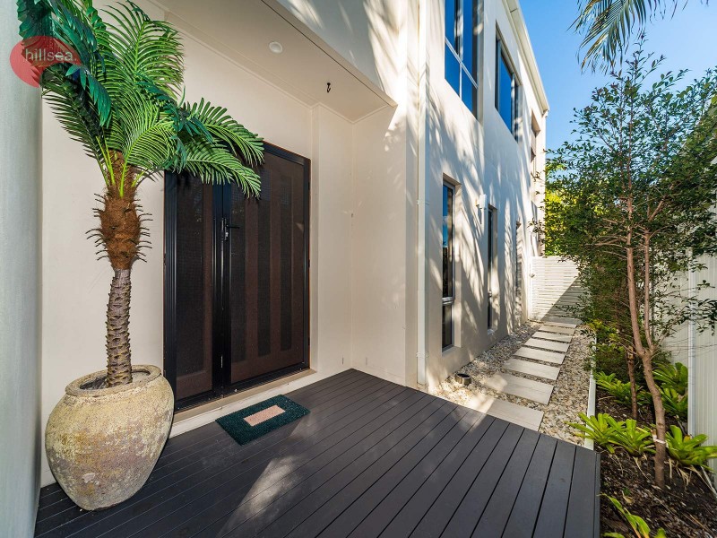 2/23 Broadwater Street, Runaway Bay QLD 4216