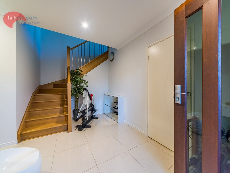 2/23 Broadwater Street, Runaway Bay QLD 4216