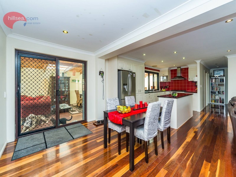 43 Ocean Street, Runaway Bay QLD 4216