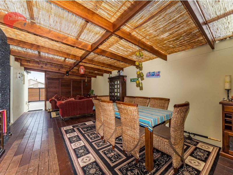 43 Ocean Street, Runaway Bay QLD 4216