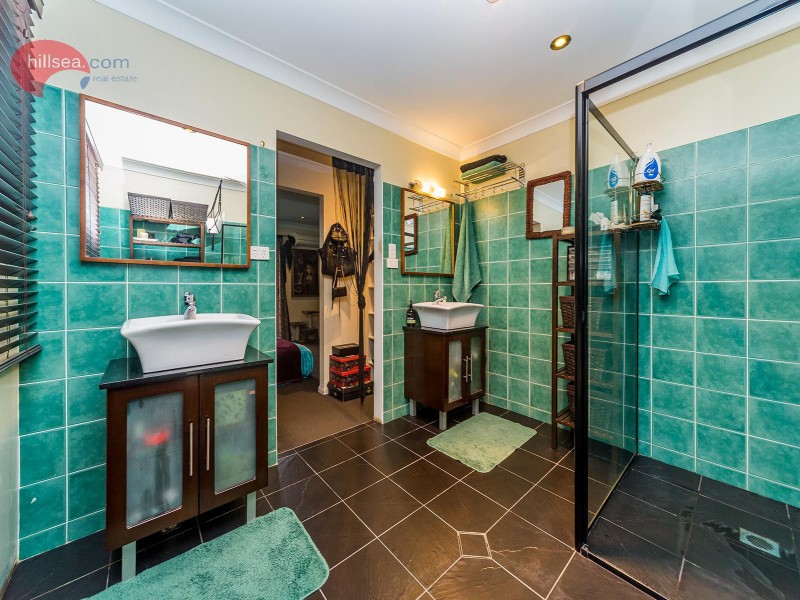 43 Ocean Street, Runaway Bay QLD 4216