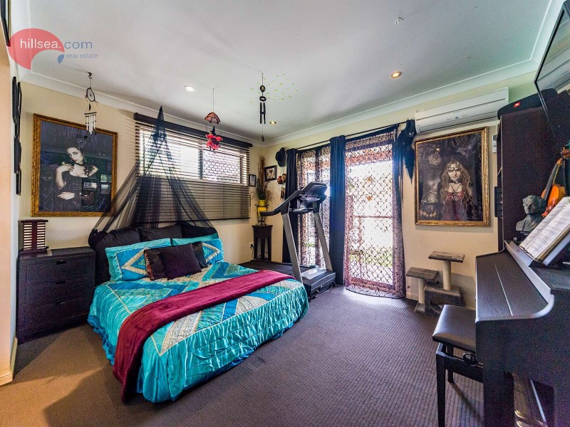 43 Ocean Street, Runaway Bay QLD 4216