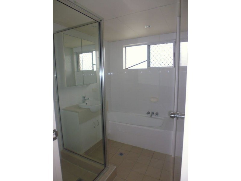 6/282 Marine Parade, Labrador QLD 4215