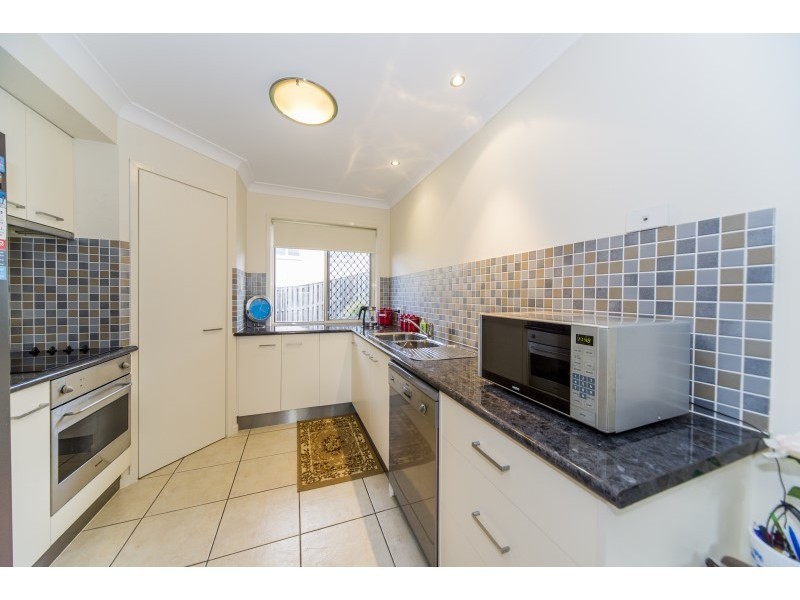 29 Laughlen Chase, Pacific Pines QLD 4211
