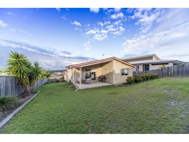 29 Laughlen Chase, Pacific Pines QLD 4211