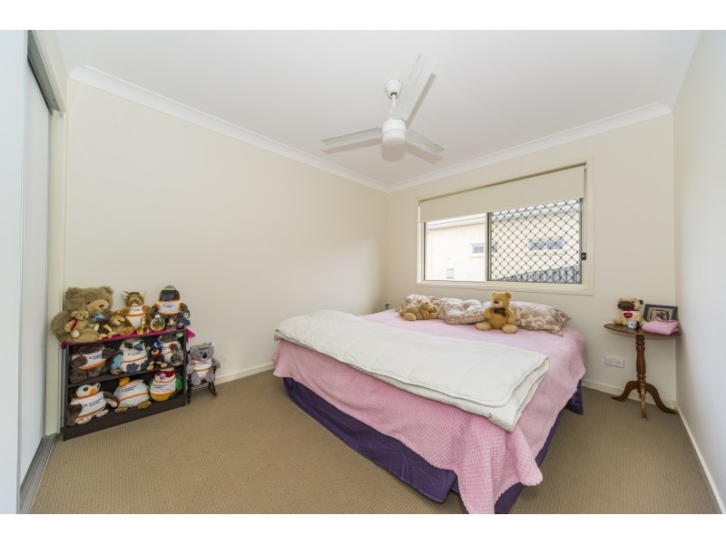 29 Laughlen Chase, Pacific Pines QLD 4211