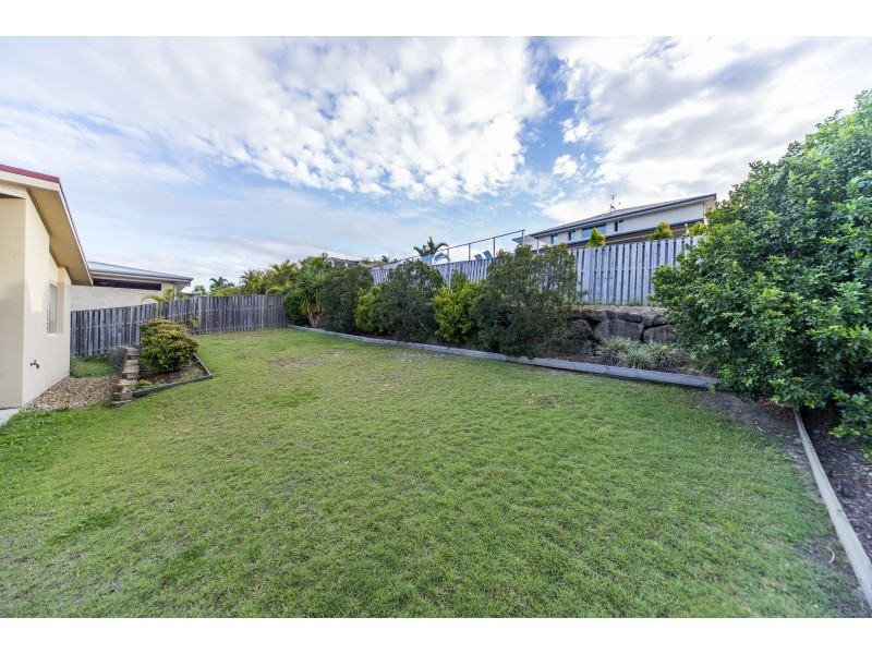 29 Laughlen Chase, Pacific Pines QLD 4211