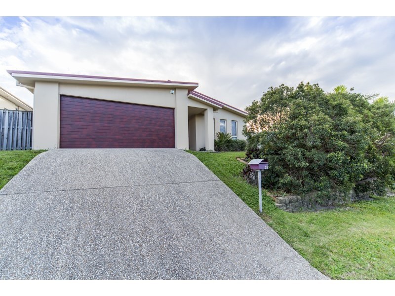 29 Laughlen Chase, Pacific Pines QLD 4211