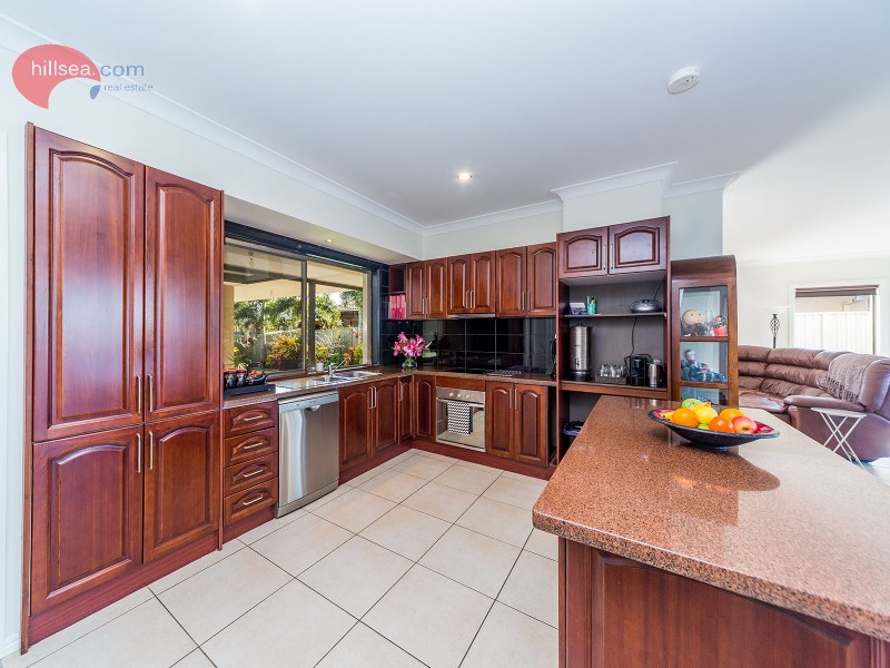 41 Camelot Crescent, Hollywell QLD 4216