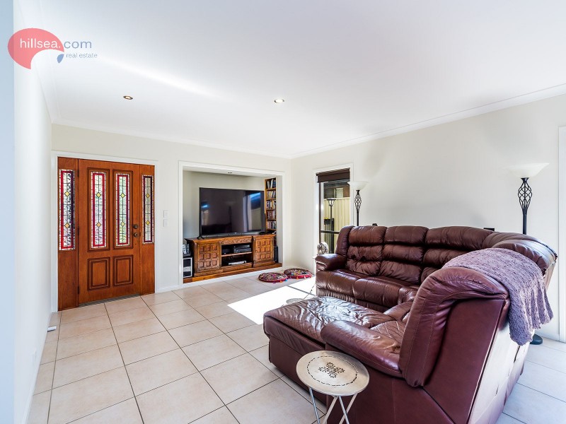 41 Camelot Crescent, Hollywell QLD 4216
