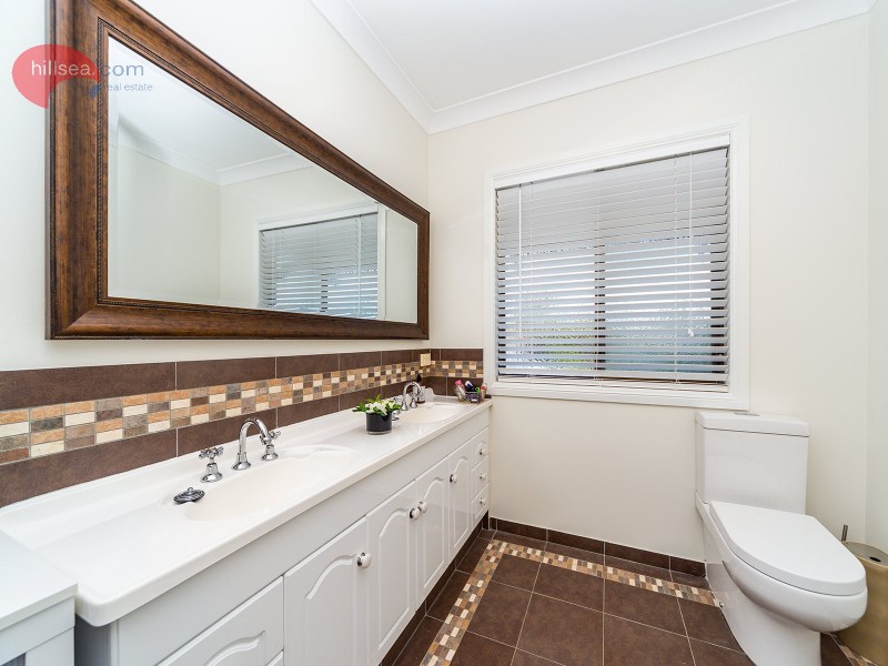 41 Camelot Crescent, Hollywell QLD 4216