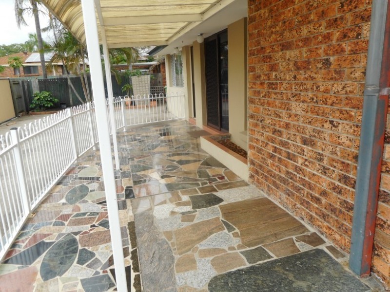 1/14 Elm Street, Labrador QLD 4215