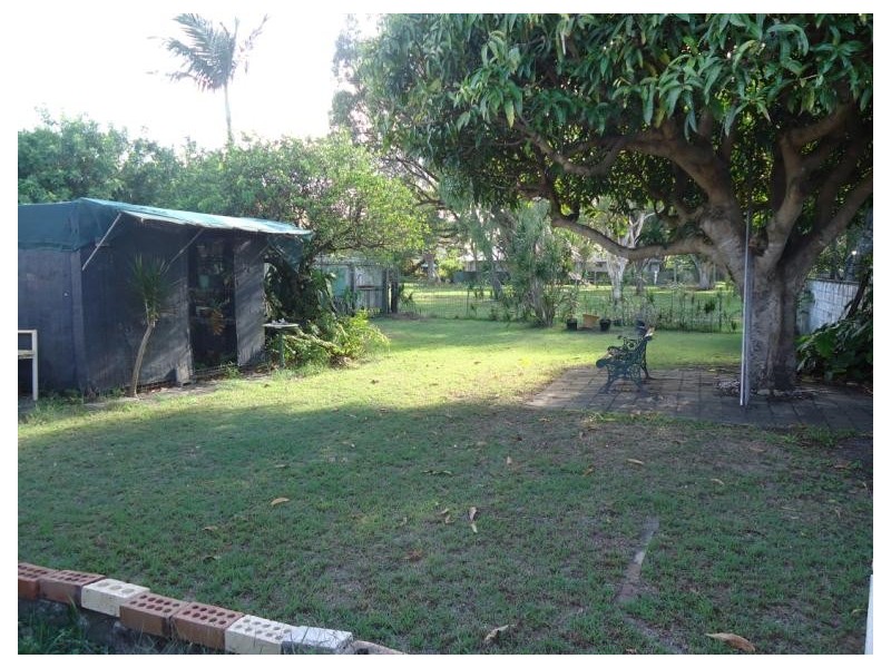 33 Mungera Street, Runaway Bay QLD 4216