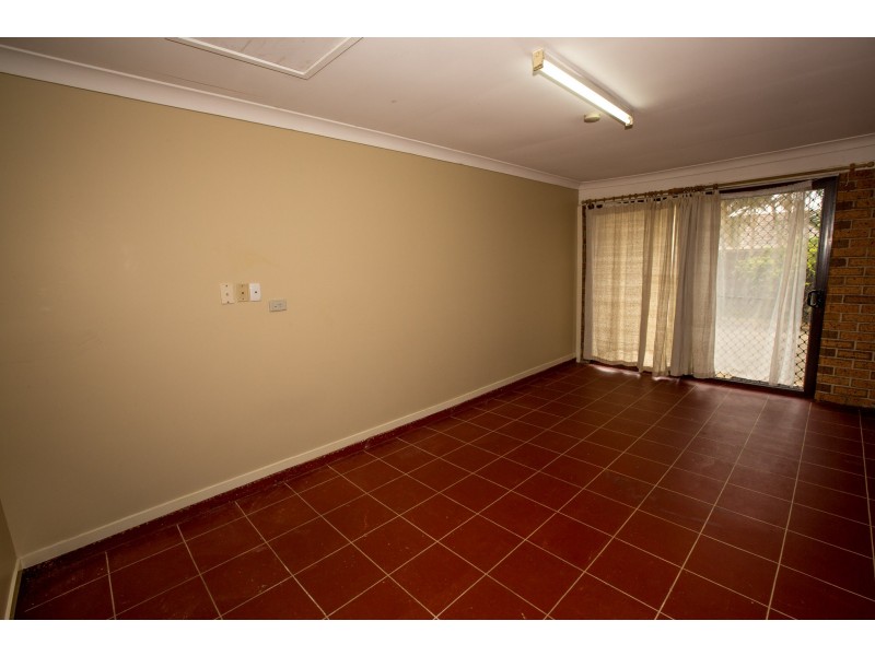 1/25 Nina Parade, Arundel QLD 4214