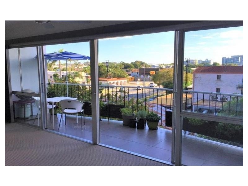 12/224 Marine Parade, Labrador QLD 4215