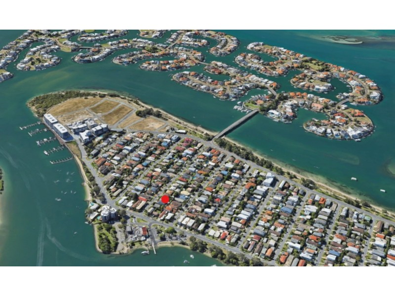 32 Donald Avenue, Paradise Point QLD 4216