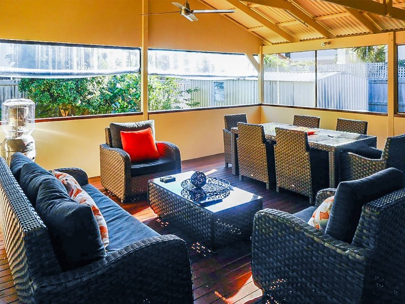 32 Donald Avenue, Paradise Point QLD 4216