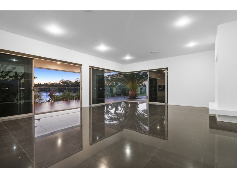 24 North Bank Court, Helensvale QLD 4212