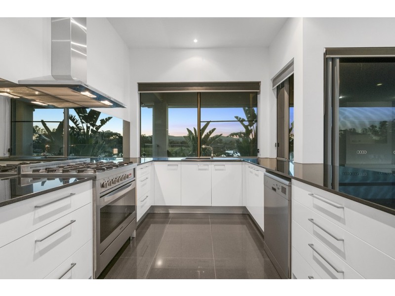 24 North Bank Court, Helensvale QLD 4212