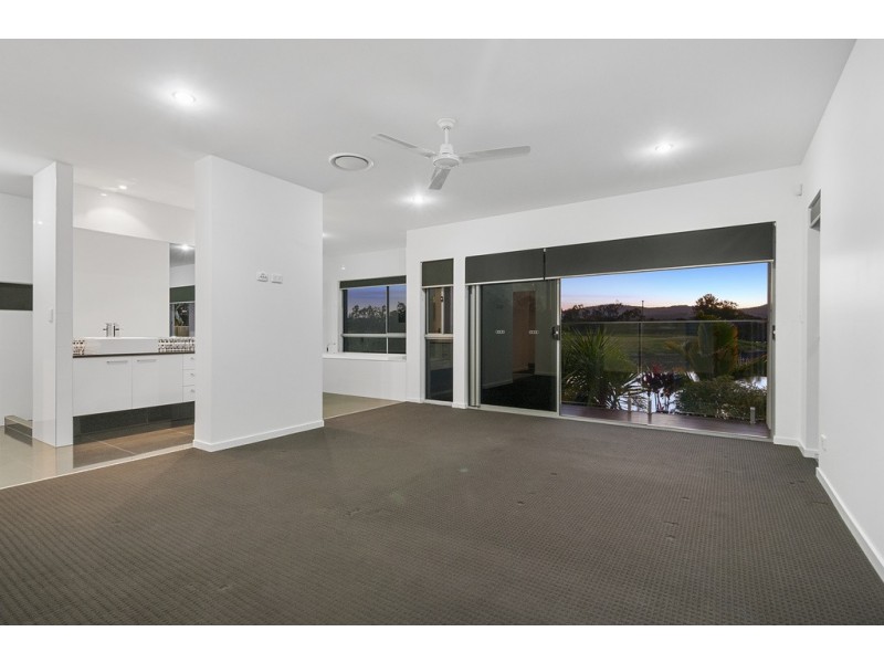 24 North Bank Court, Helensvale QLD 4212