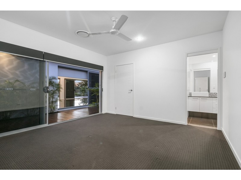 24 North Bank Court, Helensvale QLD 4212