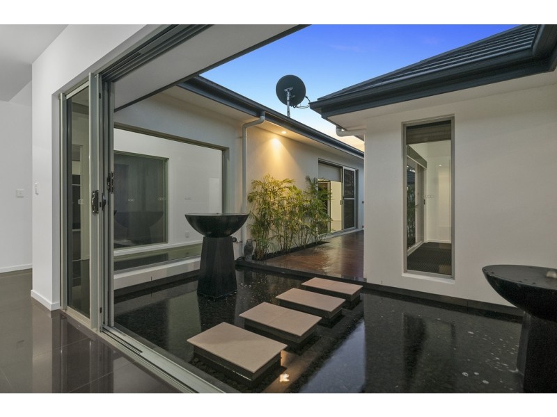 24 North Bank Court, Helensvale QLD 4212