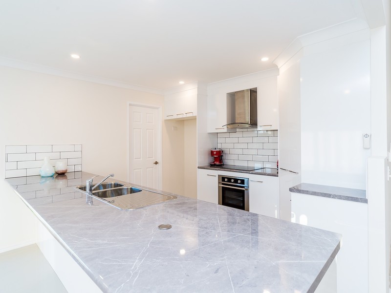 19 Papara Street, Pacific Pines QLD 4211