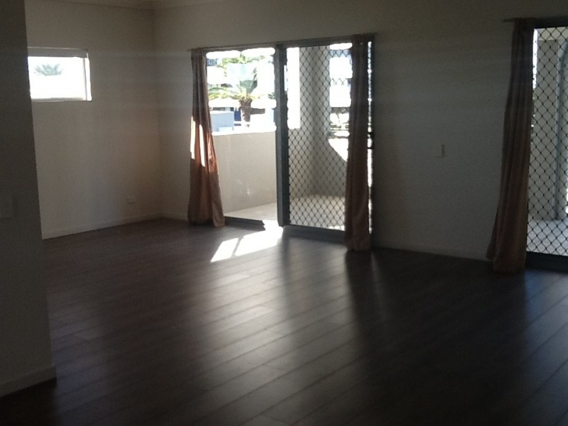 20/12-18 Bayview Street, Runaway Bay QLD 4216