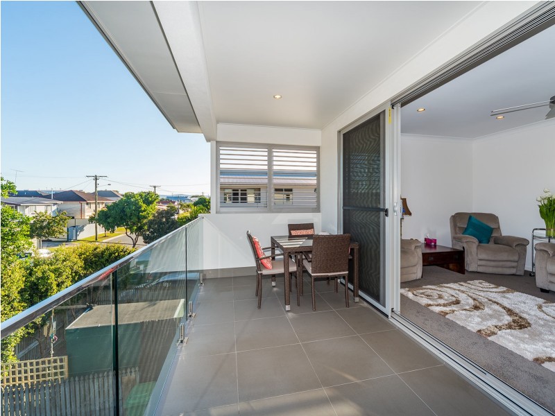 2/9 Nankeen Avenue, Paradise Point QLD 4216