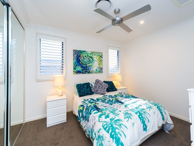 2/9 Nankeen Avenue, Paradise Point QLD 4216