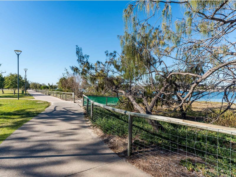 2/9 Nankeen Avenue, Paradise Point QLD 4216