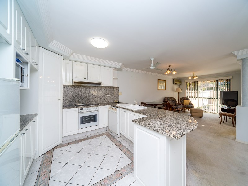 1/139 Bayview Street, Runaway Bay QLD 4216