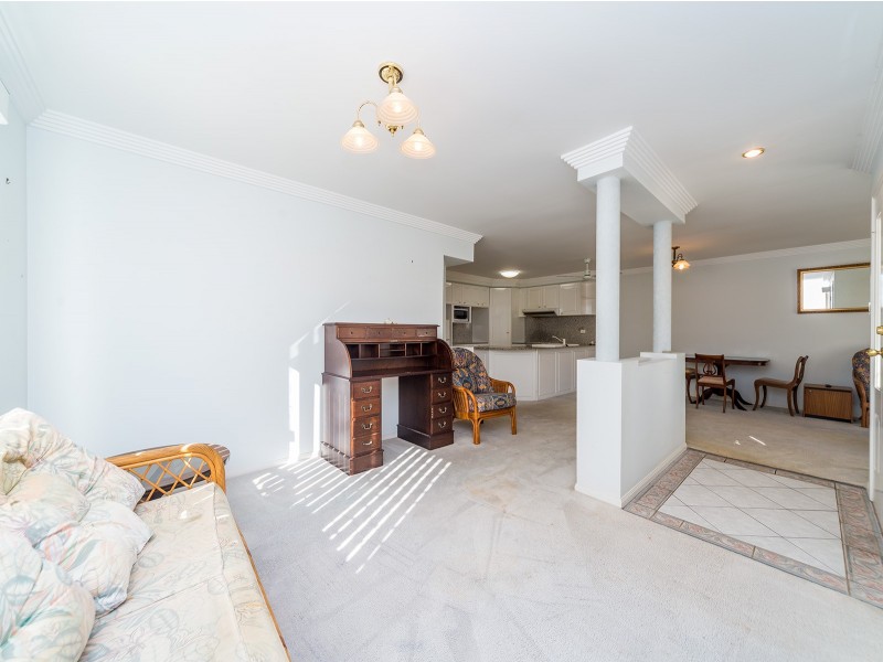 1/139 Bayview Street, Runaway Bay QLD 4216