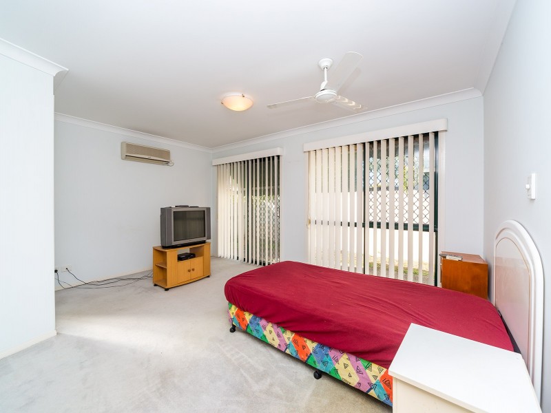 1/139 Bayview Street, Runaway Bay QLD 4216