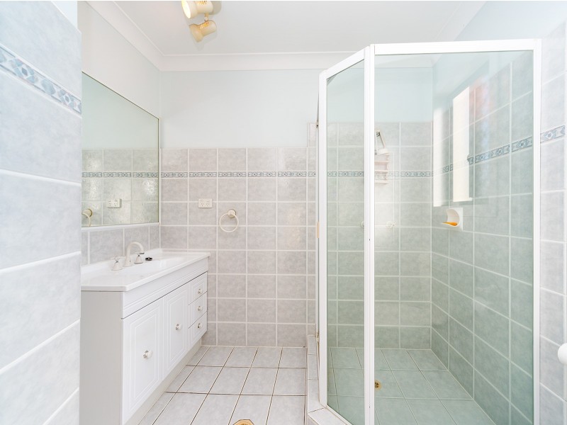 1/139 Bayview Street, Runaway Bay QLD 4216