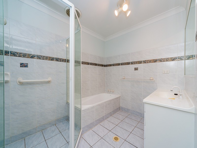 1/139 Bayview Street, Runaway Bay QLD 4216