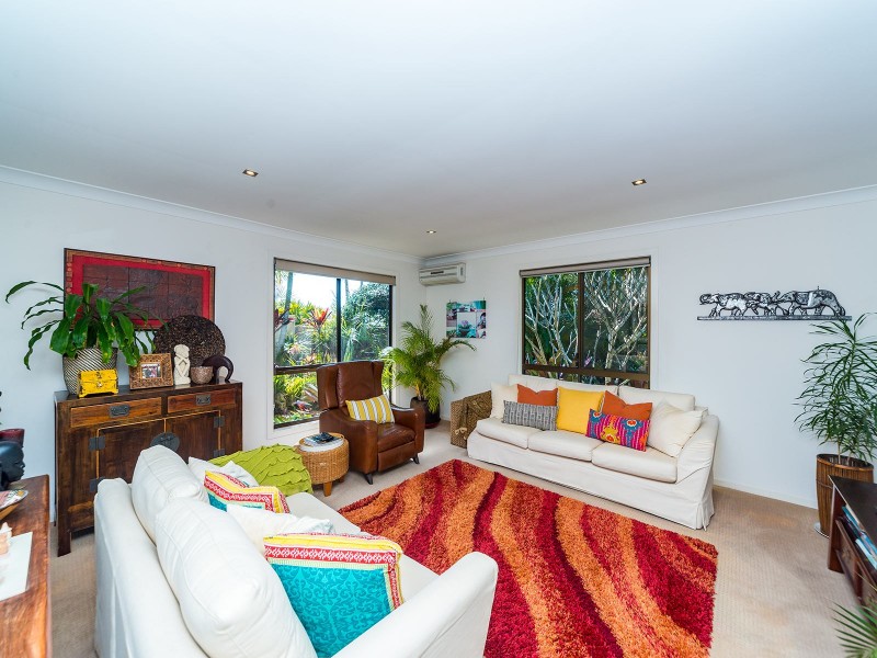 86 Oxley Drive, Paradise Point QLD 4216