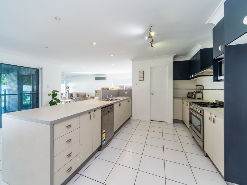 9 River Links Boulevard East, Helensvale QLD 4212